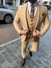 beige trouwpak
